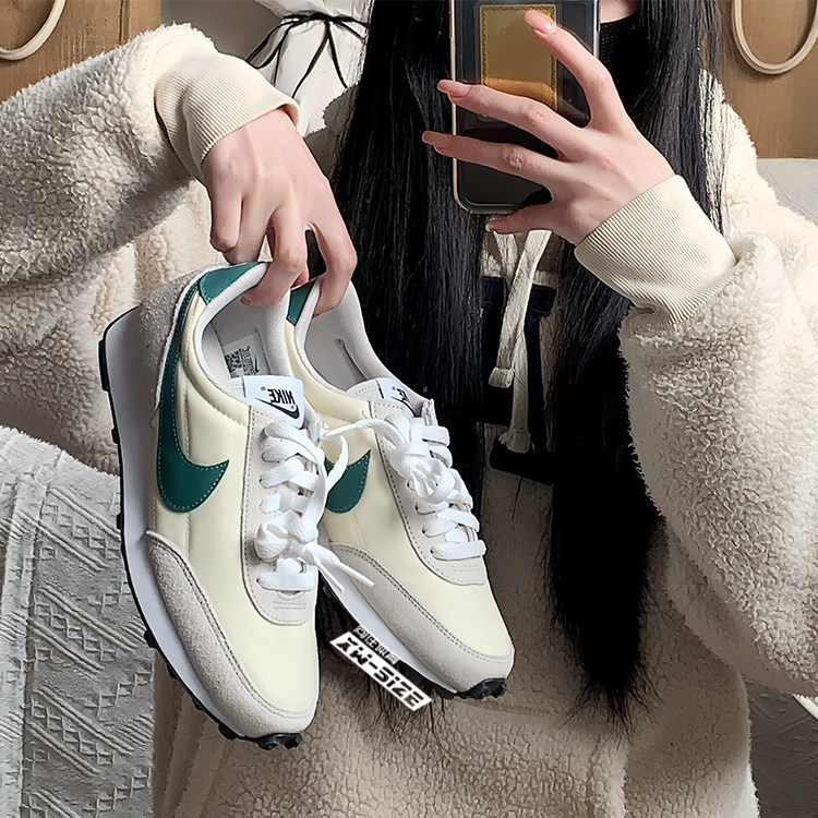 向往体育Nike耐克Daybreak女子复古简版sacai华夫鞋DV1746 CK2351
