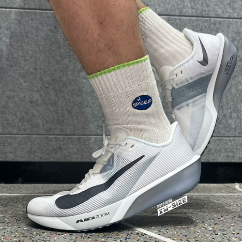 Nike男子RivalFly4气垫运动跑鞋
