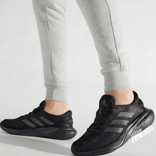 Adidas阿迪达斯Supernova运动鞋