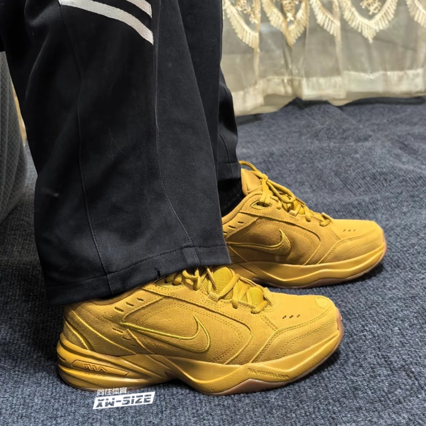 耐克Monarch4莫妮卡休闲老爹鞋