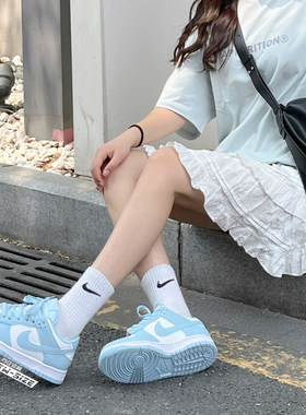 NikeDunk系带女子板鞋低帮奶蓝