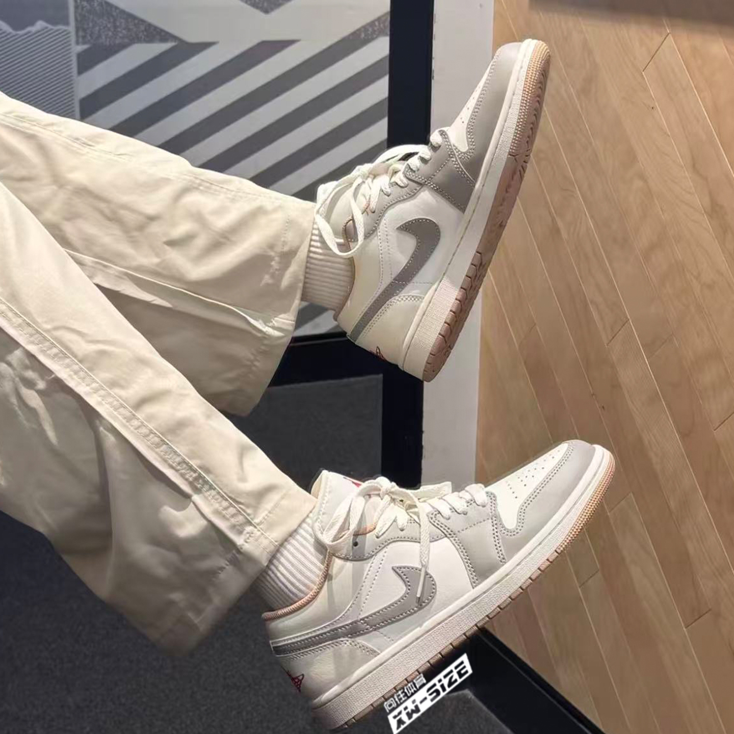 AirJordan乔丹AJ1低帮灰白板鞋