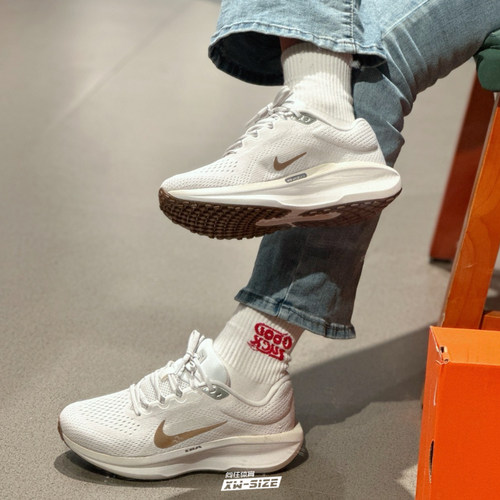 Nike耐克Winflo11低帮运动跑步鞋