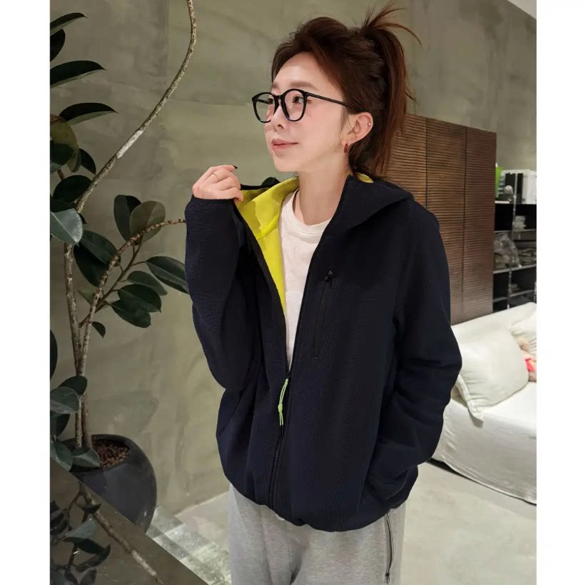 【小雨姐】肌理感橡皮粉黑拉链撞色春秋连帽卫衣外套女W6660