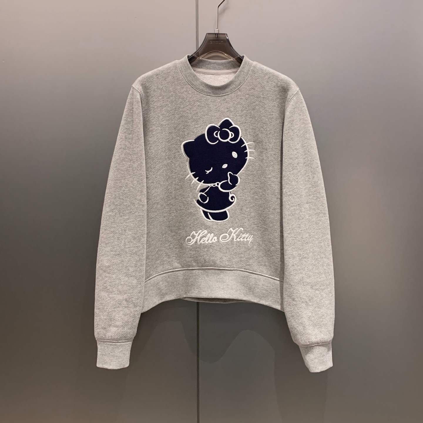 【小雨姐在这里】卡通休闲KT猫字母刺绣长袖卫衣女 T8854