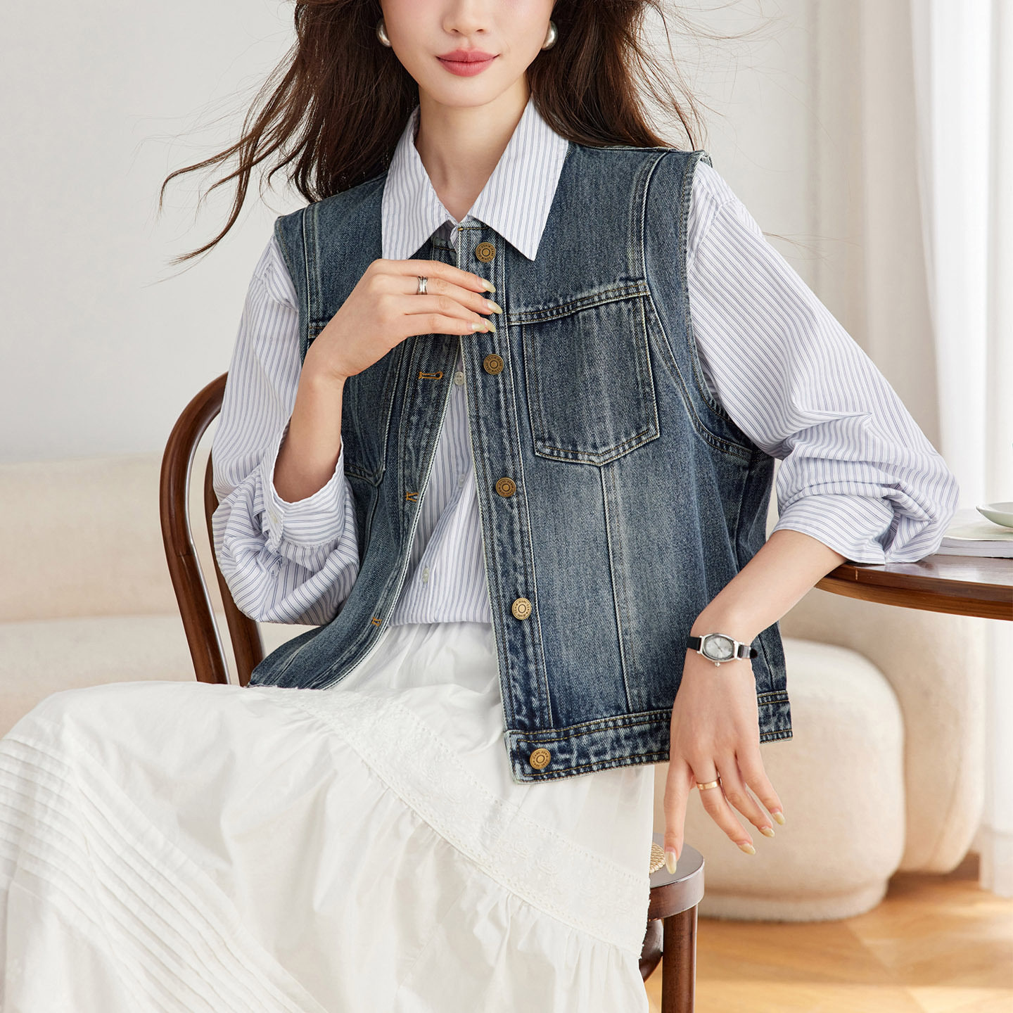 复古蓝牛仔马甲女2026秋装新款翻领短款宽松百搭叠穿外搭外套上衣