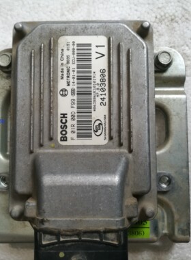 适配五菱新鸿途雪佛兰赛欧1.2发动机电脑板 F01R00DF99 24103806