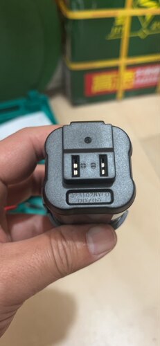 东成无刷锂电钻塑料夹头原装东成16V电池东成1601原装充电器电池