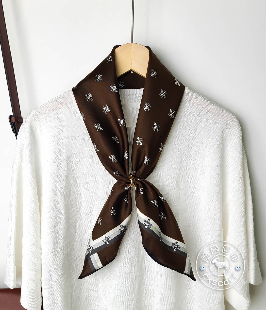 真丝双面异色蜜蜂中方巾春夏秋冬