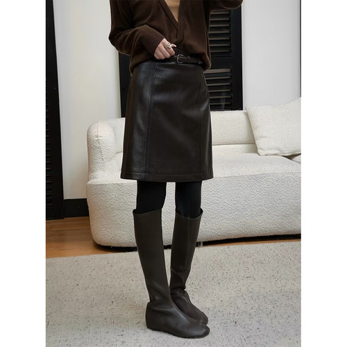 邱莹莹 HELA AOMI “万能皮裙”高腰显瘦A字版型简约半身裙