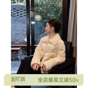 90白鹅绒 邱莹莹 白雪鹅 AOMI 亚麻翻领印花羽绒服 HELA