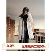 邱莹莹 90白鹅绒缎面高级感蓬松羽绒服 奶白暖屿 HELA AOMI
