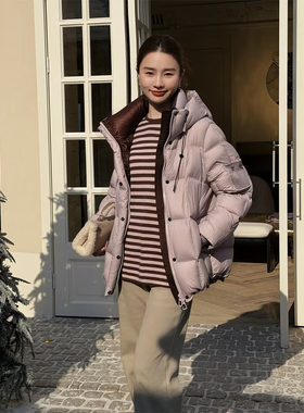 邱莹莹HELA AOMI“草莓米麻薯”95白鹅绒高密面料立体羽绒服