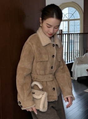 邱莹莹 HELA AOMI “罗兰皮草”绵羊毛100%高级感翻领保暖短皮草