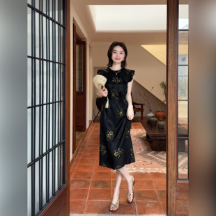 邱莹莹 原创