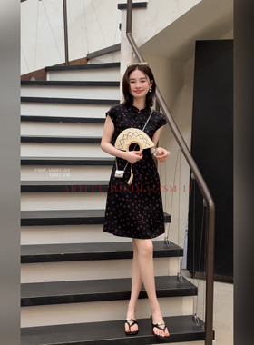 邱莹莹“紫蝶星·红云纱”桑蚕丝22姆米无袖波点盘扣连衣裙夏