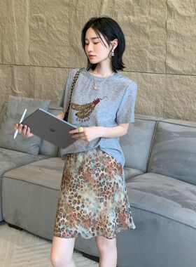 邱莹莹 