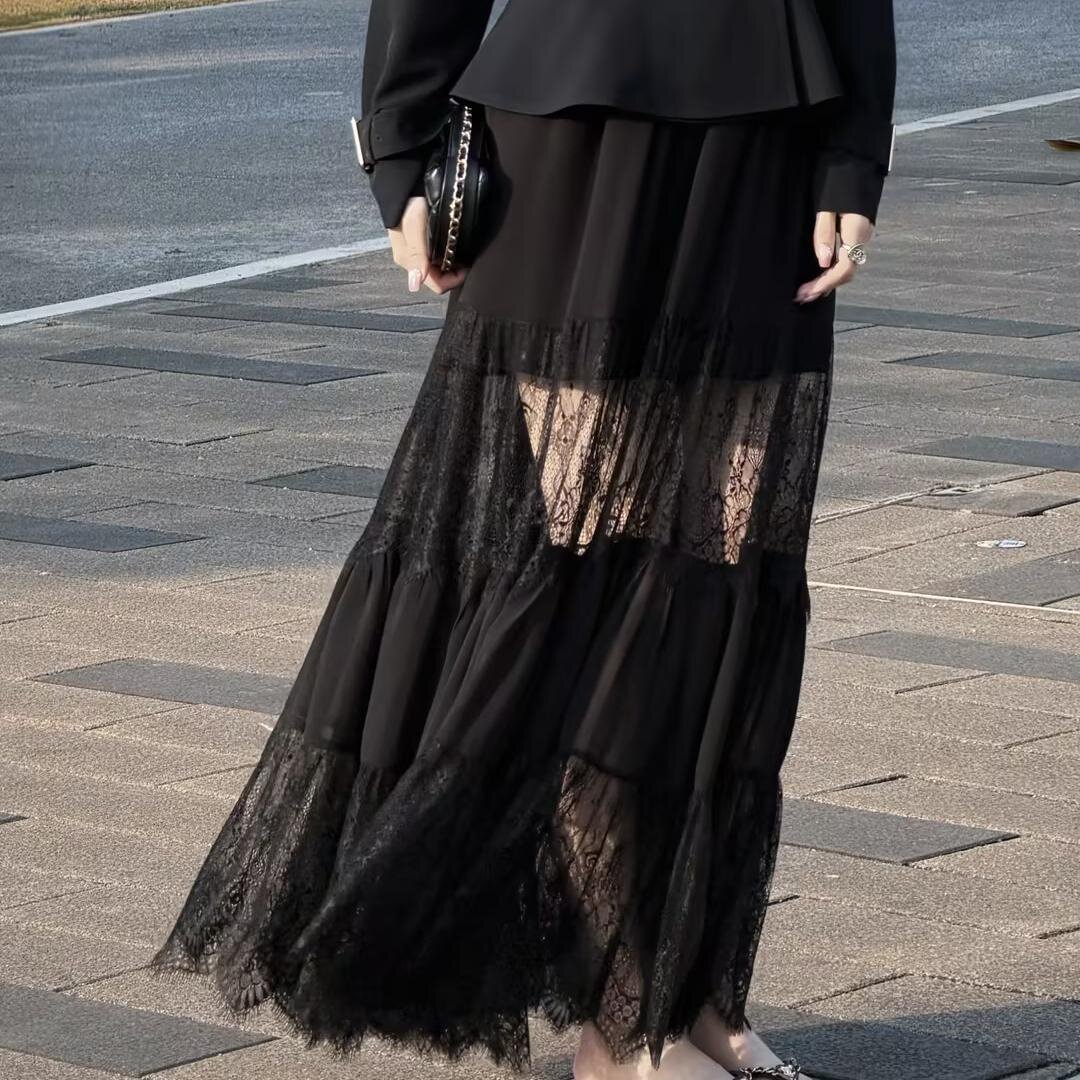 邱莹莹 HELAAOMI ”要的就是露肤度“蕾丝镂空拼接层次感半身裙