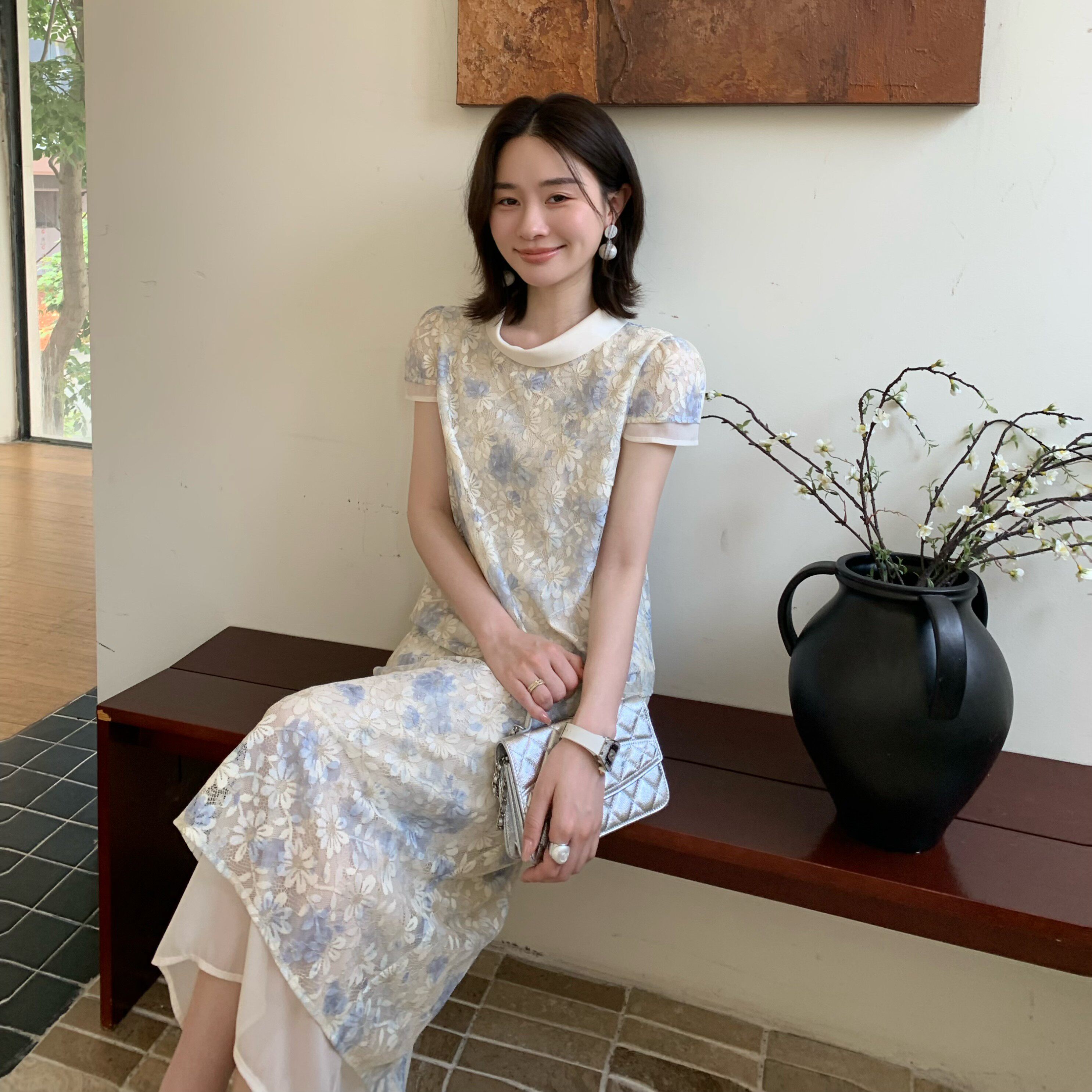 邱莹莹 原创-"渐变雏菊"印花蕾丝缎面2026夏季无袖衬衫半身裙套装