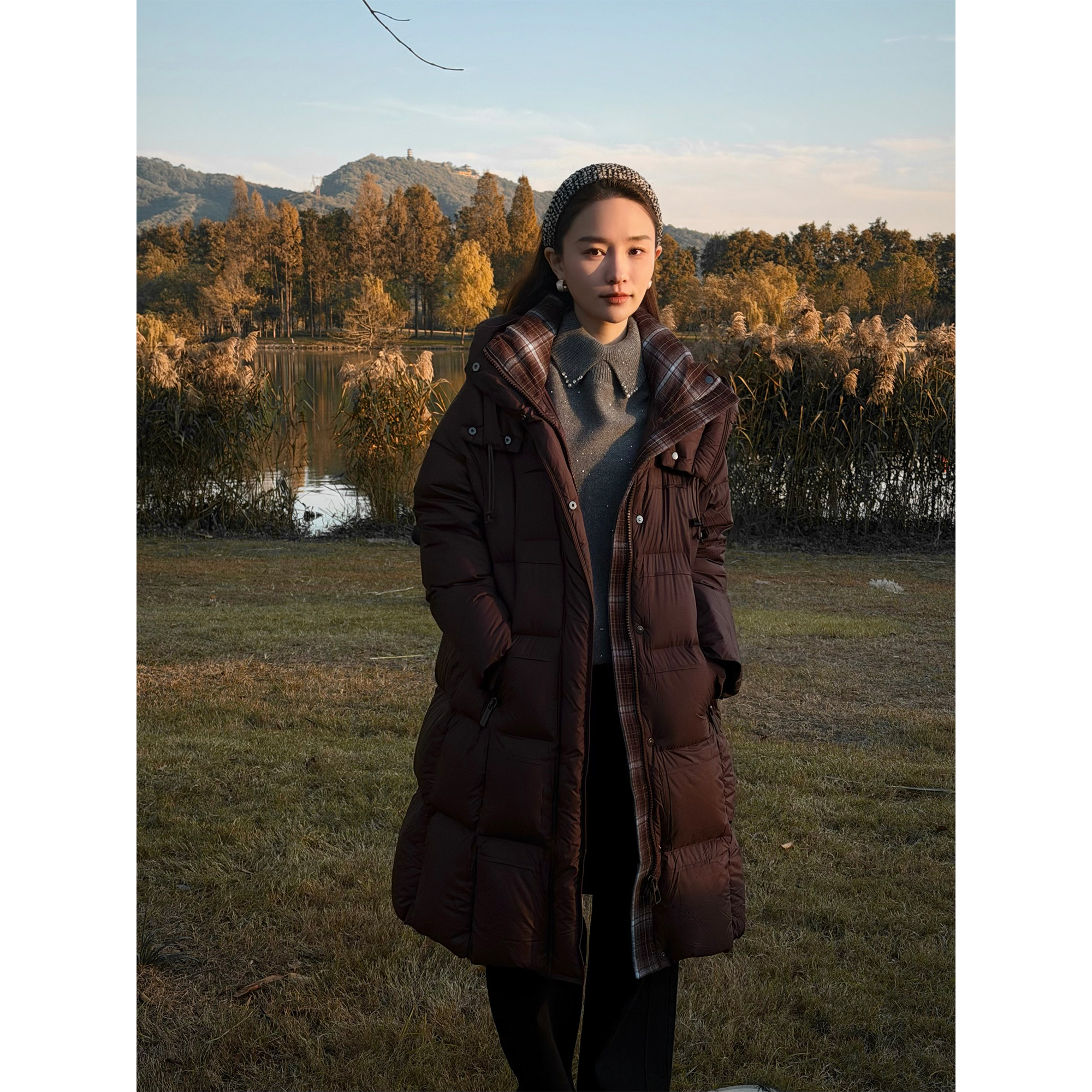 邱莹莹 HELA AOMI “波兰进口白鹅绒.格纹拼接”羽绒服