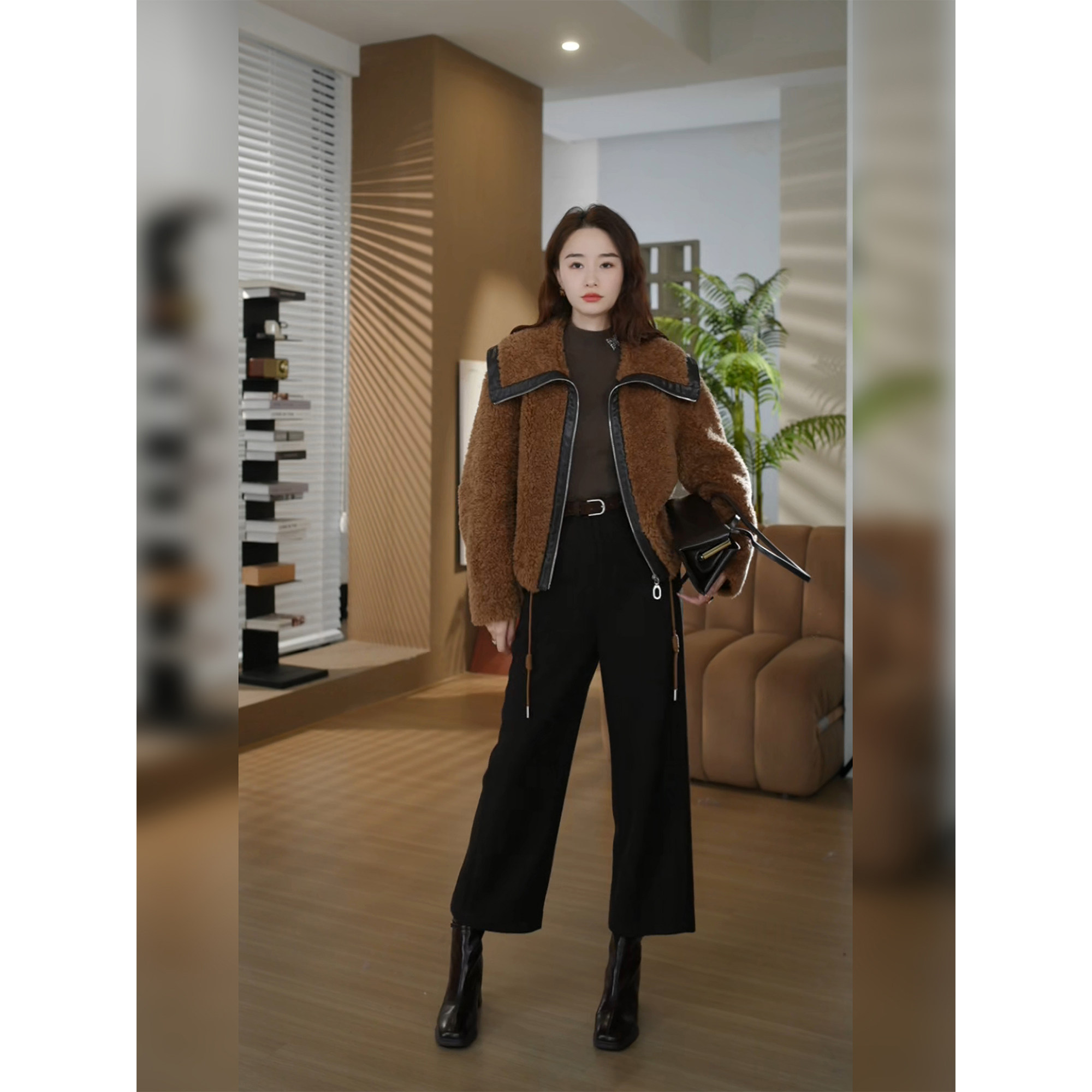 邱莹莹 HELA AOMI “baby熊皮草”绵羊毛100%大翻领短款皮草