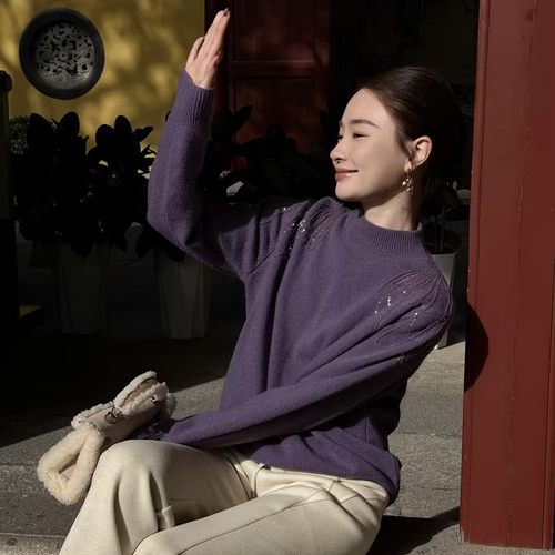 邱莹莹 HELA AOMI“天使之翼” 绵羊毛兔绒肩部烫钻设计感针织衫