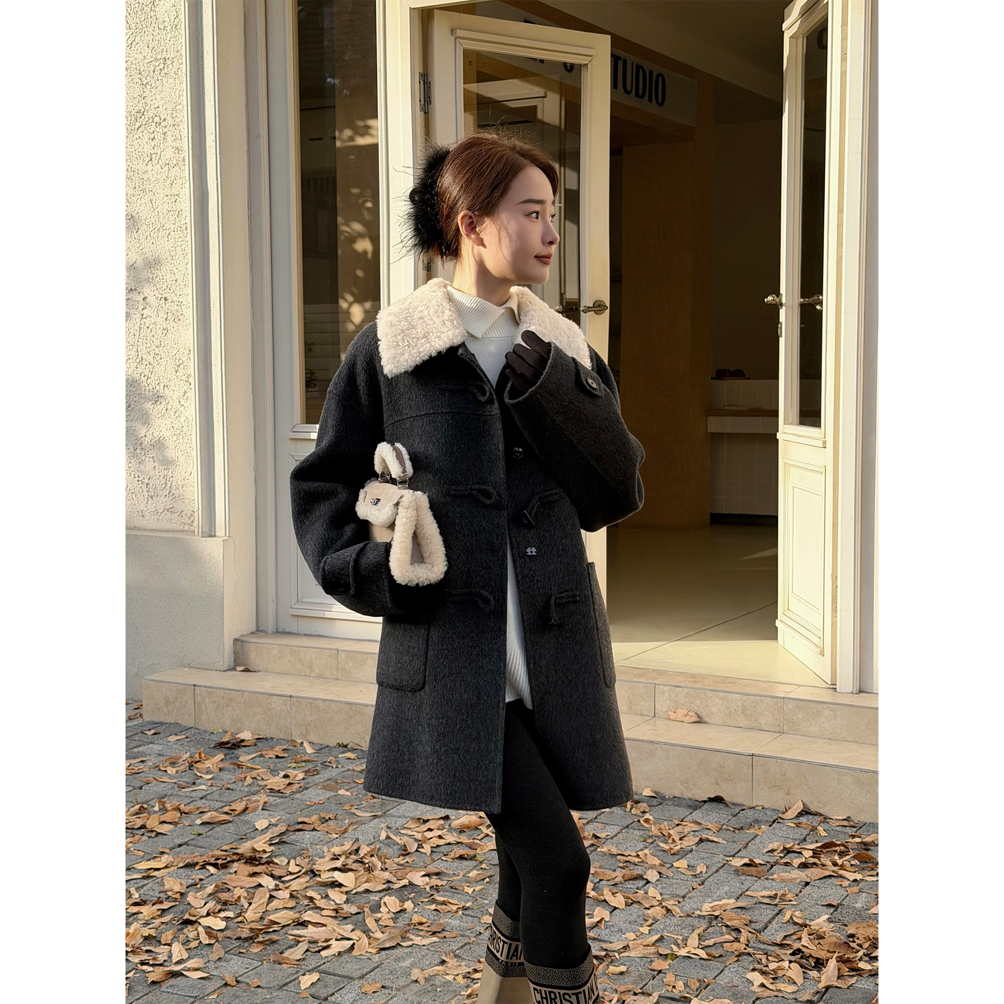 邱莹莹 HELA AOMI “柏林晨雾”绵羊毛100%牛角扣翻领毛呢大衣