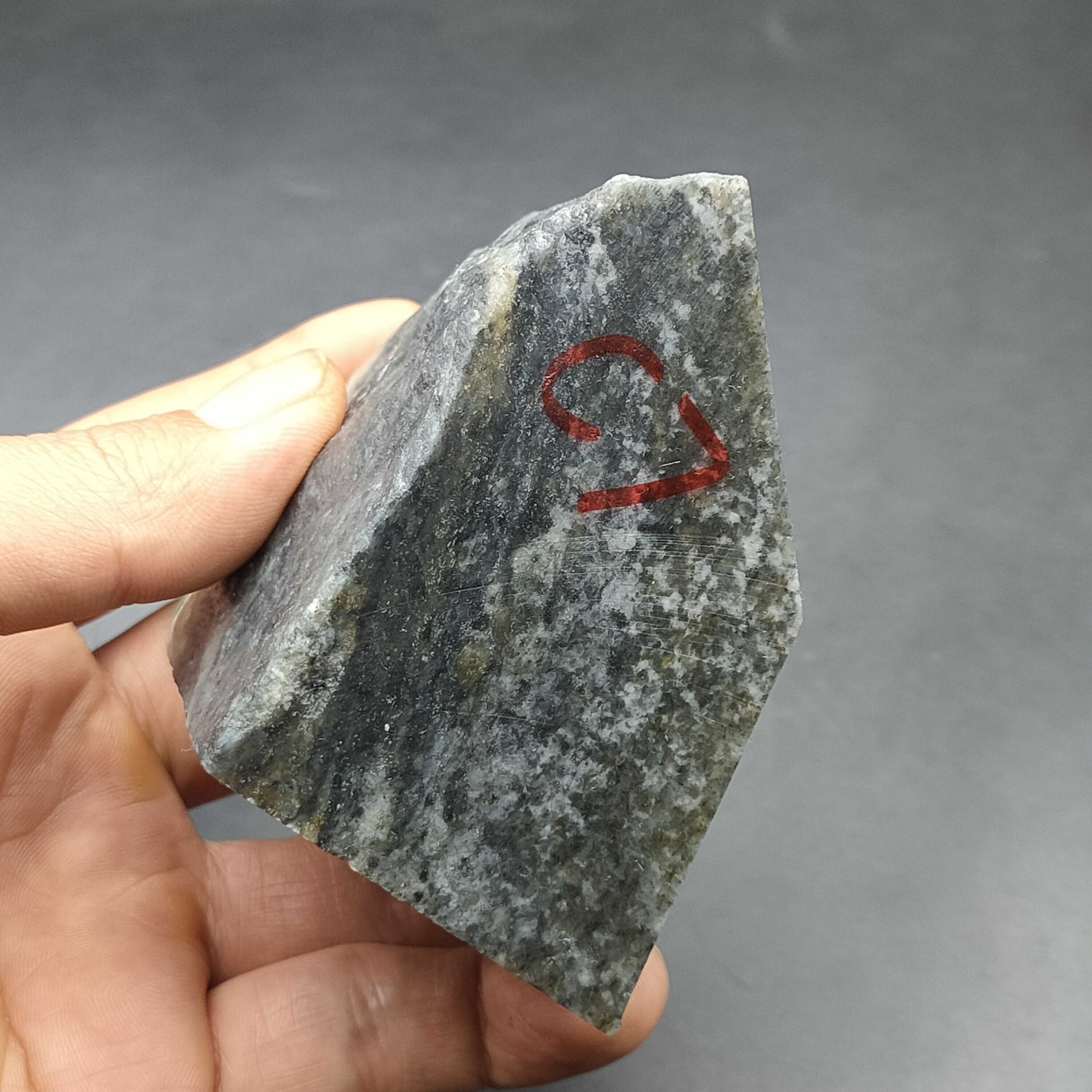 新疆和田玉原石毛料边角料青花料c7雕刻吊坠挂件珠子手把件玉石料