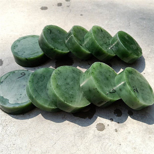 俄罗斯碧玉原石毛料乌兰海苹果绿手镯芯边角料和田玉玉石玉料