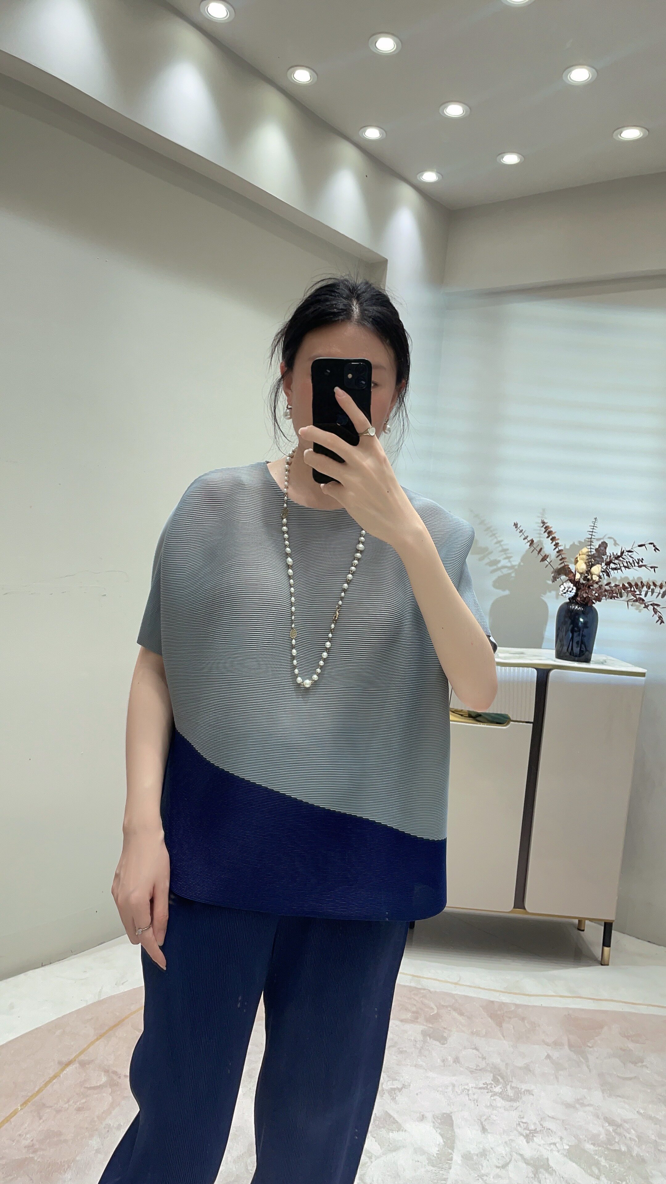 三宅褶皱夏装显瘦遮肉时尚通勤减龄妈妈洋气休闲春装女装两件套装