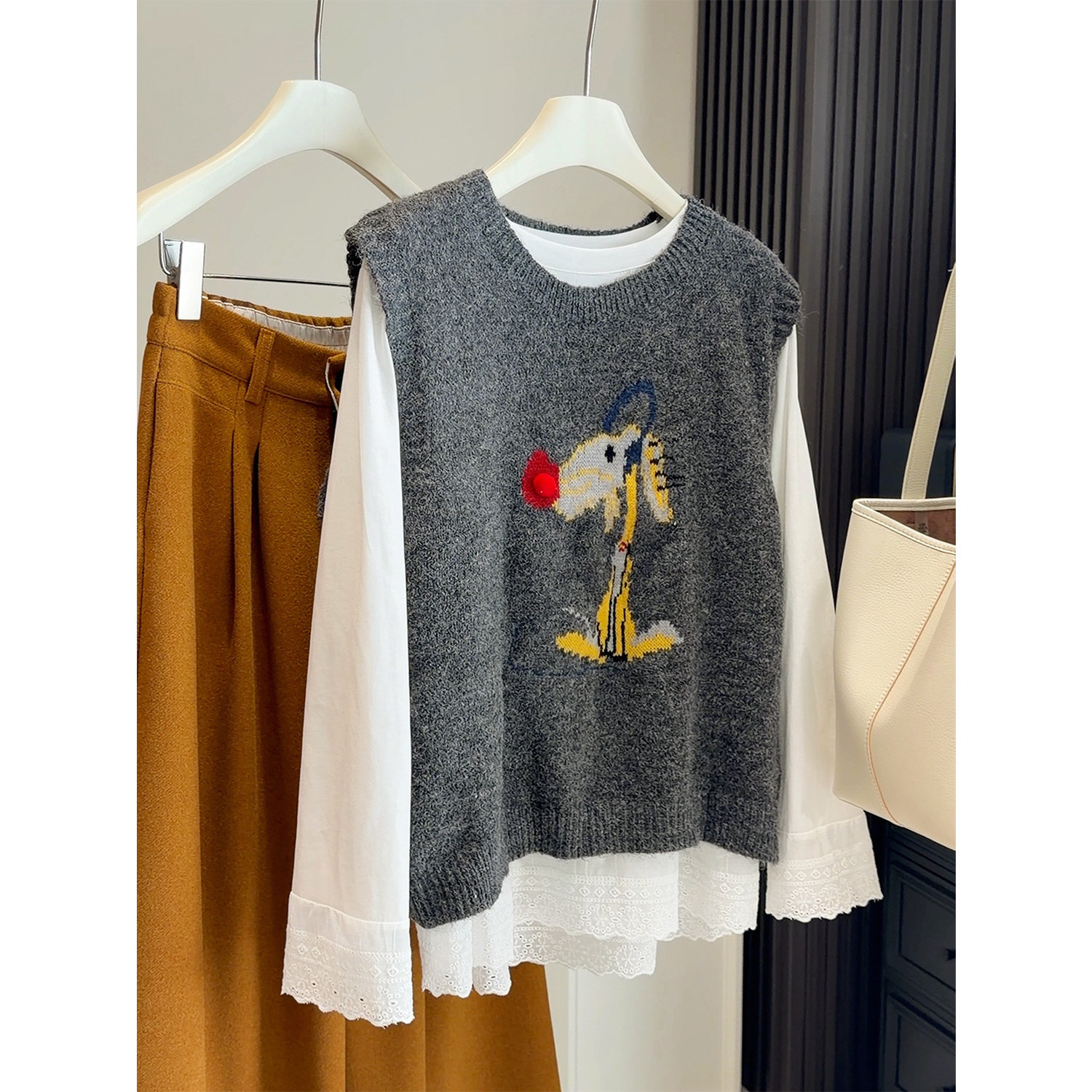 0198 韩式卡通风针织马甲蕾丝T恤女圆领叠穿背心两件套休闲