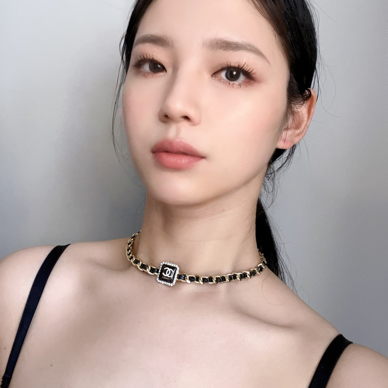 新款爆款高级感满钻港风项链女轻奢小众简约项圈脖颈链小众简约