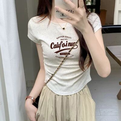 正肩奶白灰短袖t恤女夏季2026新款不规则修身短款上衣设计感小众