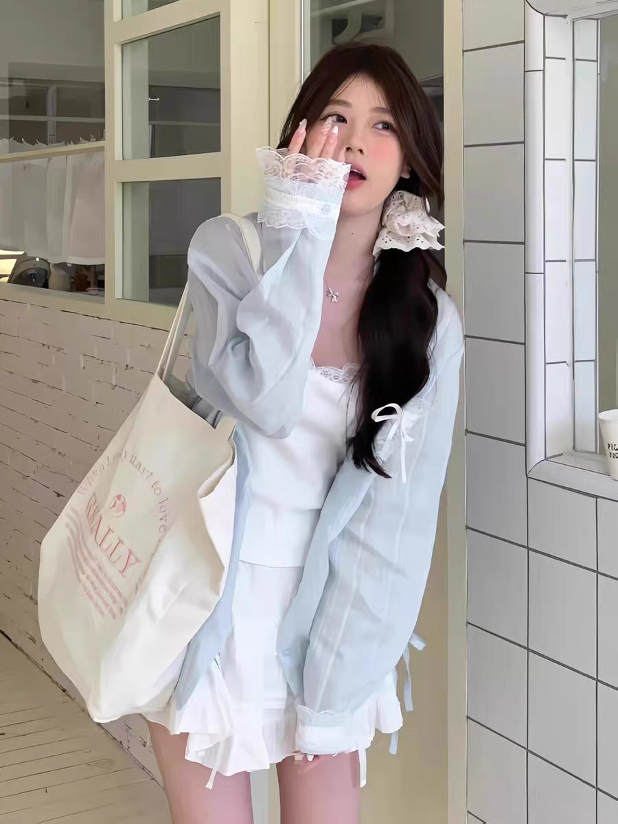 法式2025年新款衬衫开衫吊带上衣白色短裙套装海边度假风大码女装