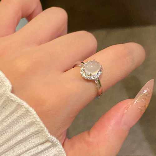925纯银白玉髓鸽子蛋面戒指女小众设计开口指环轻奢高级感食指戒