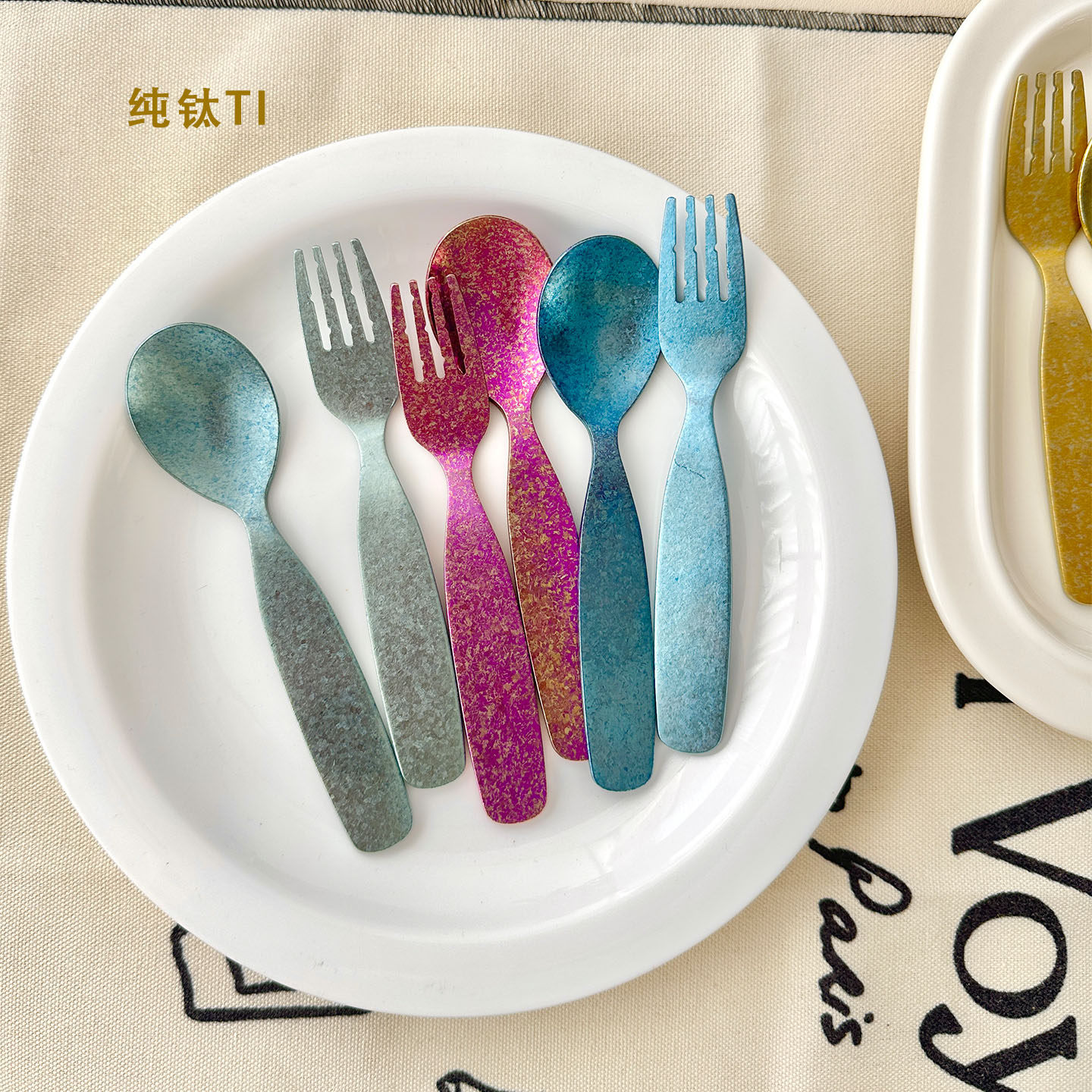 母婴纯钛儿童叉勺彩色勺子餐具可爱创意手工钛宝宝勺子叉子冰花叉