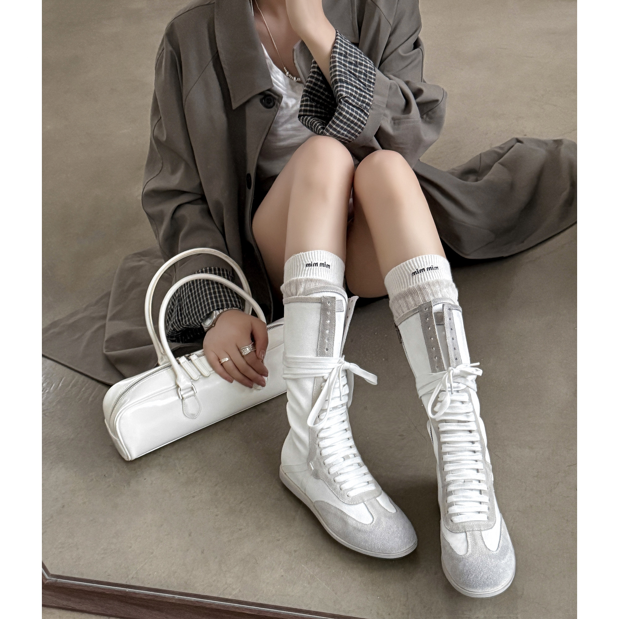 新款磨砂内增高运动拳击靴女德训靴复古拼色中筒马丁靴绑带机车靴