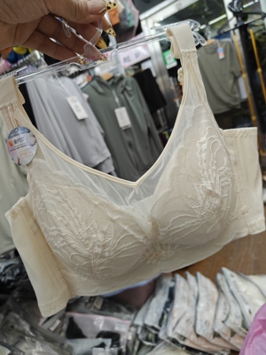 品牌特价 1655 莫代尔棉 柔软C杯 聚拢上托调整型文胸无圈 防走光