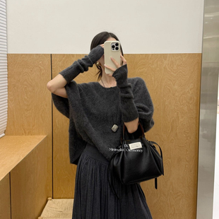 时尚 套圆领拉毛保暖羊毛衫 宽松贵女毛衣 配袖 松驰感时髦灯笼五分袖