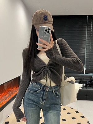 清甩 小个子挂脖假两件收腰显瘦短款针织衫辣妹洋气百搭小衫女