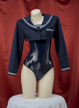 短款水手服搭配皮革连体衣