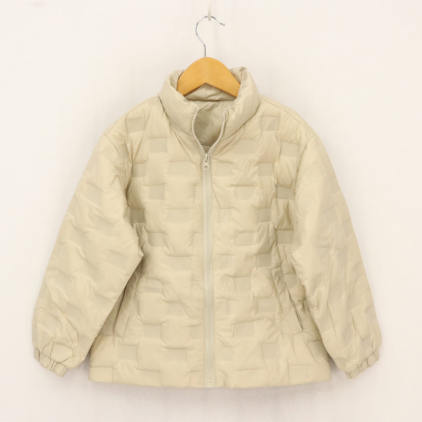 立领满印格纹轻薄保暖羽绒外套