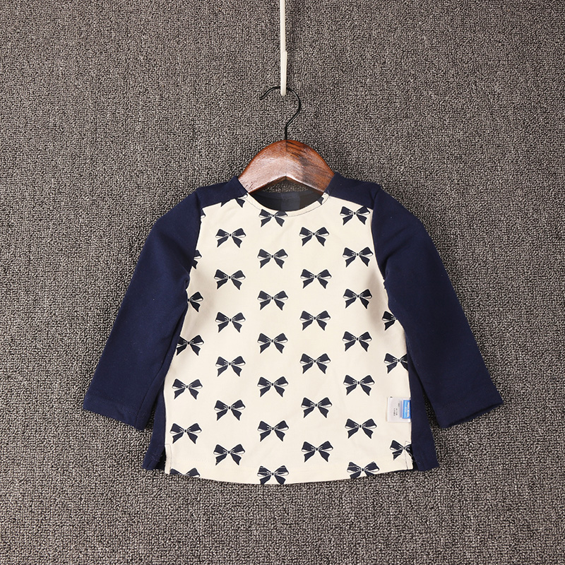 圆领满印蝴蝶结舒适打底衣