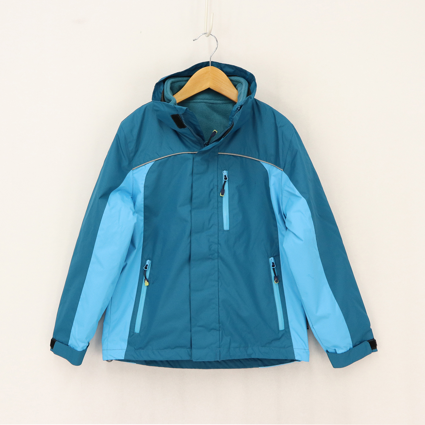 拉链口袋银条拼接拆卸内胆冲锋衣