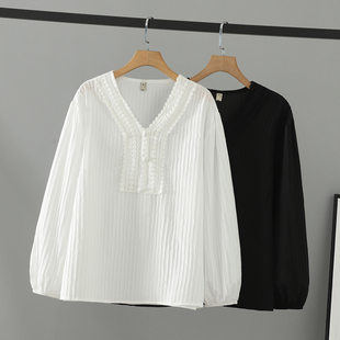胖妹妹女装2025新款春装V领长袖遮肉衬衫女藏肉蕾丝拼接大码衬衣