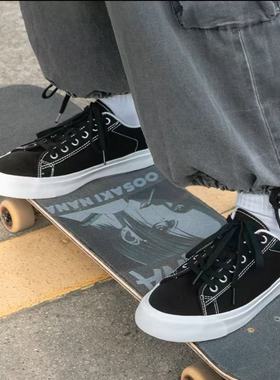 极路客夏季新款小白鞋男女学生百搭帆布透气减震黑白色帆布滑板鞋