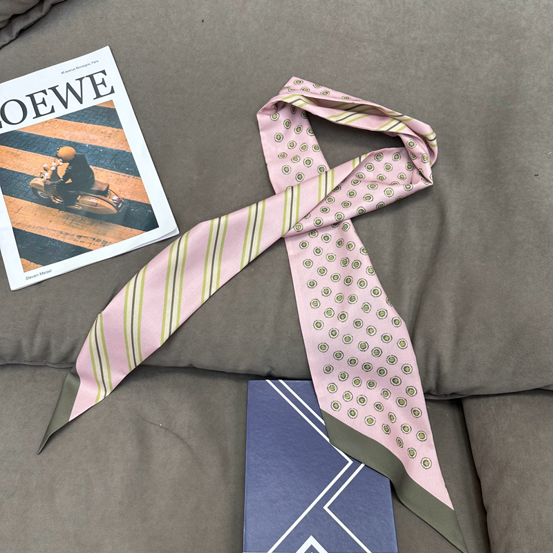 【11/25新品】拍千颂伊大衣随手买的粉围巾好看不用多说 RN254193