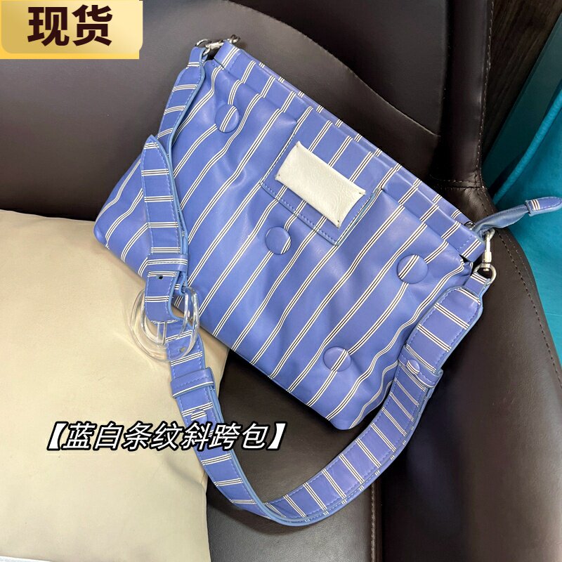 条纹时尚风百搭单肩小挎包