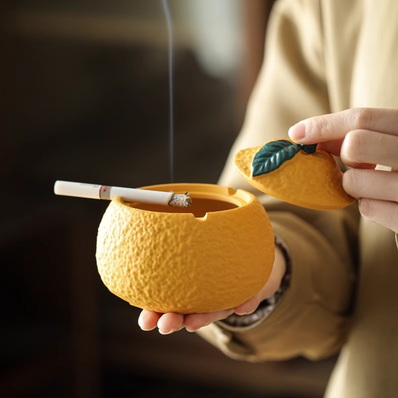 大吉大利陶瓷装饰烟灰缸