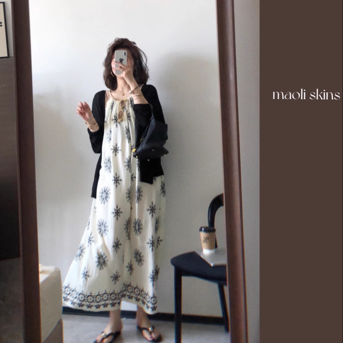 法式气质碎花挂脖连衣裙